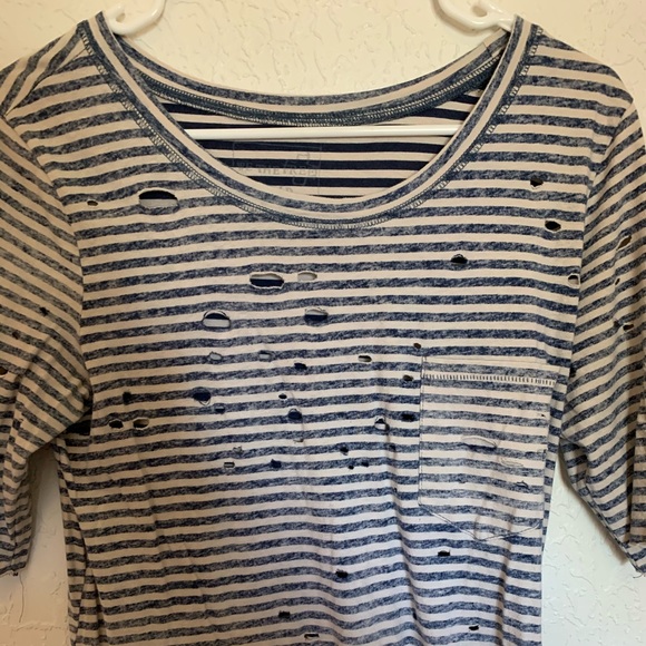 Free people destroyed “tommy” slide slit tee shirt - Picture 3 of 10